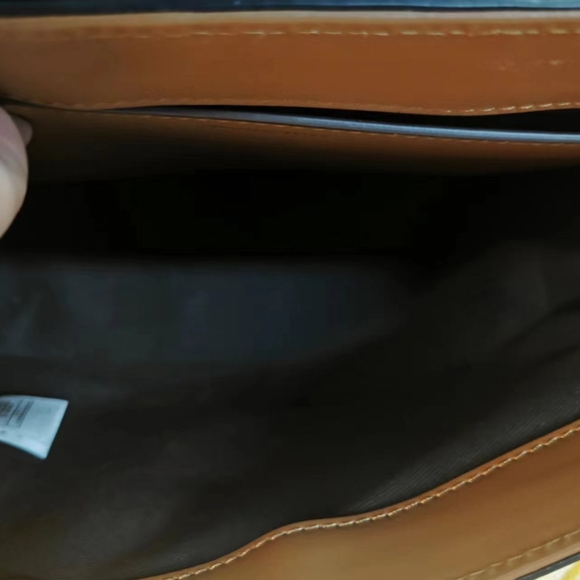 Burberry Note Bag in Birch Brown - Picture 5 of 9